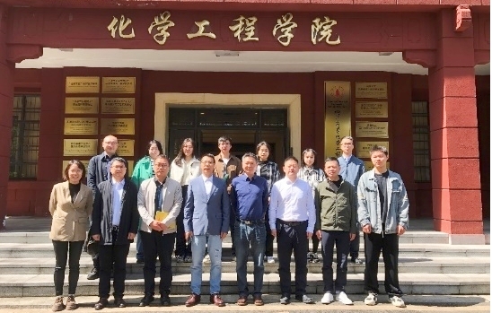 f9d524206598637ac3affc83f09de32b